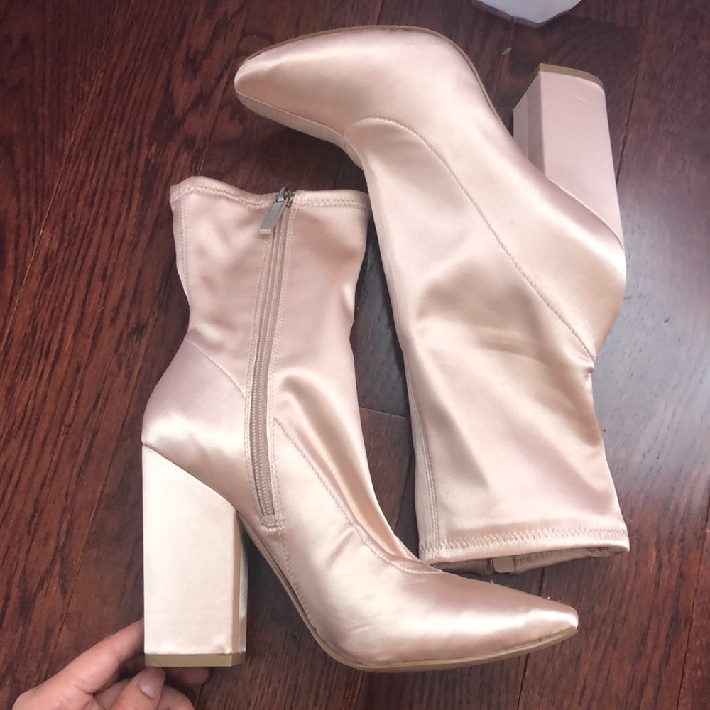Kendall & Kylie Hailey Satin Boots
